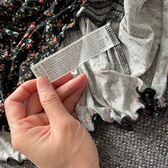 3/22 🧡 Multi coloured floral top - Picture 2 of 7